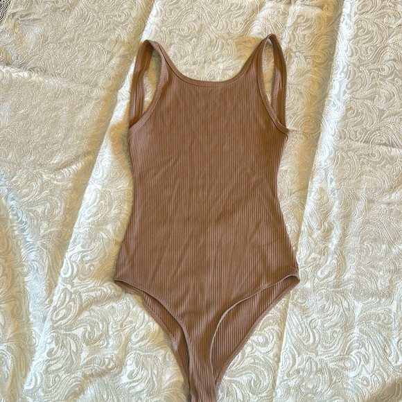 Reformation bodysuit - Picture 1 of 6